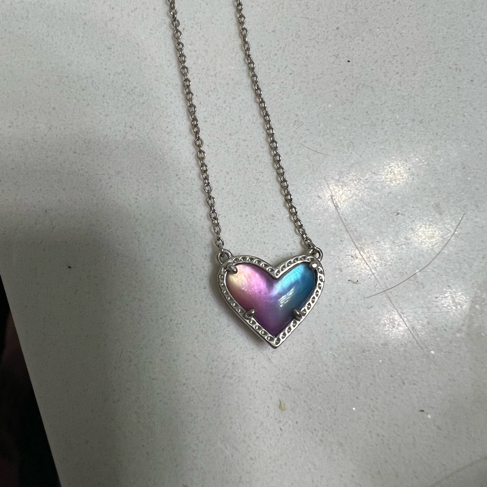 Kendra Scott watercolor heart necklace 💕